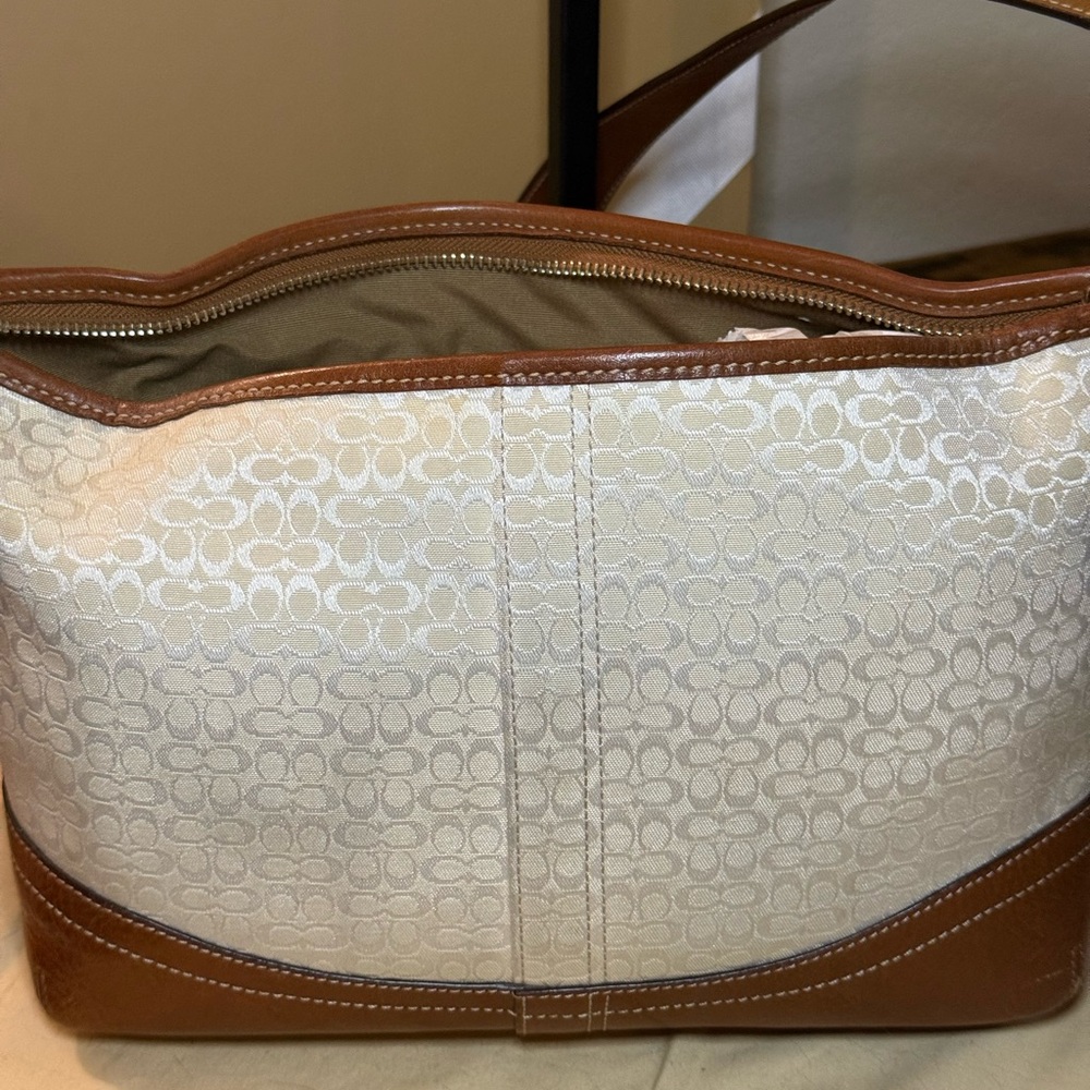 Coach Micro C Handbag and Wristlet - Picture 12 of 12